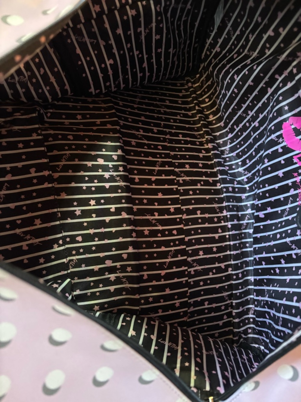 Betsey Johnson Quilted White, Pink, and Black Travel/Overnight Bag With Clutch. - Picture 5 of 16